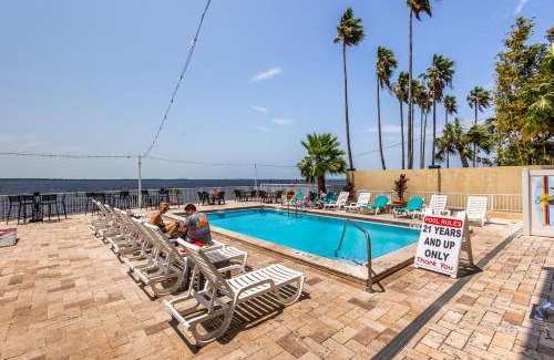 Dunedin Apartment | Waterview from Top Floor Condo