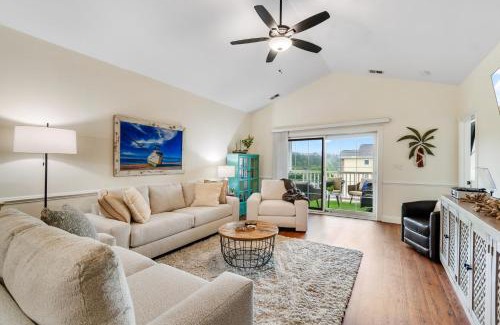Central Myrtle Beach Apartment | Waterview Golf Hideaway with 5 bds, Modern Design by myBeach Vacation Rentals