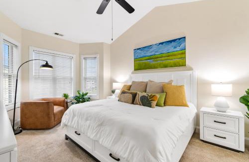 Central Myrtle Beach Apartment | Waterview Golf Hideaway with 5 bds, Modern Design by myBeach Vacation Rentals