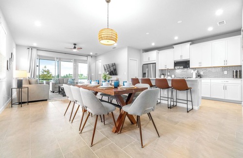 Lutz House | Waterview Luxury Retreat – Spacious Home in Resort Community w/Onsite Pool!