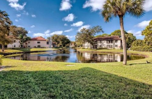 Trailer Estates Apartment | Waterview Oasis Retreat, minutes to Anna Maria Island and IMG