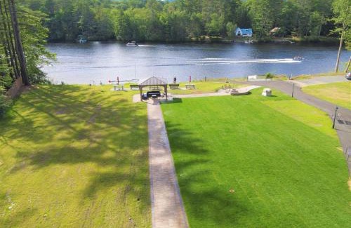 Lake Luzerne House | Waterview Seven Bedroom Riverside Lodge