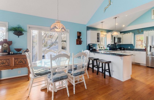 Ocean Isle Beach House | Waterway Escape located on the Intracoastal Waterway. Boating, fishing, Golfing.