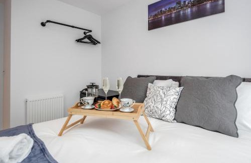 Watford Apartment | Watford Cassio Deluxe - Modernview Serviced Accommodation
