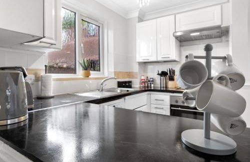 Watford Apartment | Watford Cozy Full Home - Perfect for Harry Potter Studios!