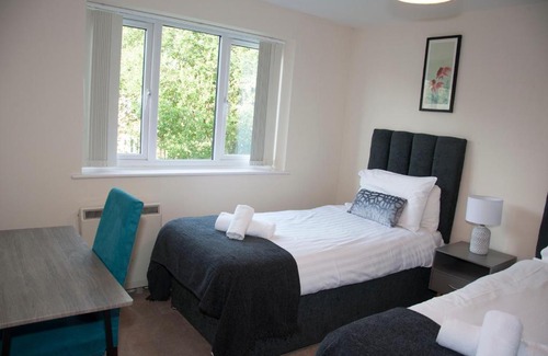 Watford Apartment | Watford Gemini - Thanet House, Nr Watford Metropolitan, M1,M25