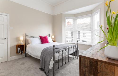 Anfield House | Watford House - Air Host & Stay - 3 Bedroom Period House