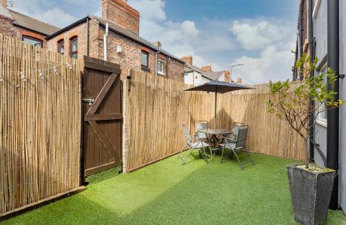 Anfield House | Watford House - Air Host & Stay - 3 Bedroom Period House