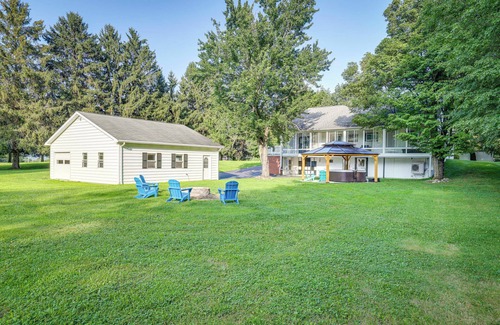 Watkins Glen House | Watkins Glen Home w/Hot Tub ~ 3 Mi to Raceway!