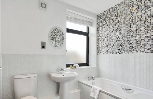 Bread Street Apartment | Watling Street Residence 12