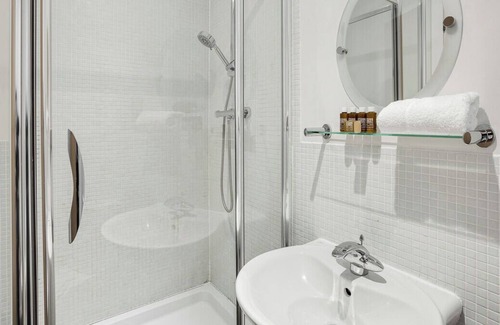 Bread Street Apartment | Watling Street Residence 12