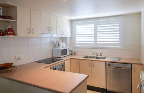 Cams Wharf Villa | Wattlebird Treetop Townhouse