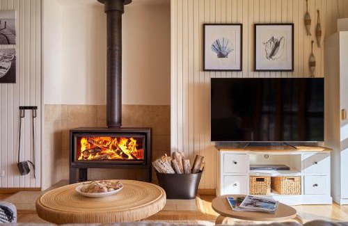 Bicheno House | Waubs Beach Cottage Bicheno