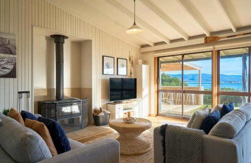 Bicheno House | Waubs Beach Cottage Bicheno
