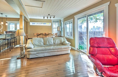 King Cottage | Waupaca Lake Cottage w/ Fire Pit & Boat Dock