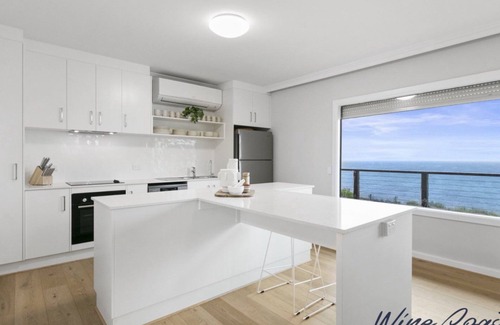 Christies Beach House | Wave N Sea by Wine Coast Holiday Rentals