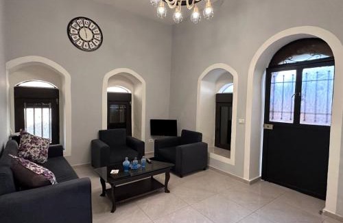 Batroun House | Wave Side Old Souk Batroun Guest House