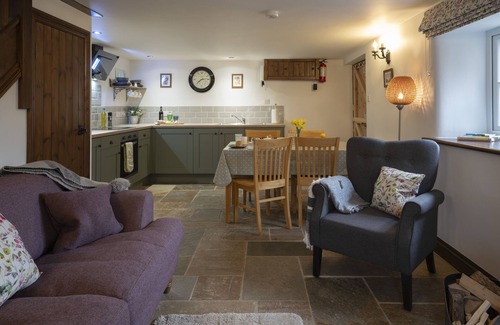 Axbridge Cottage | Wavering