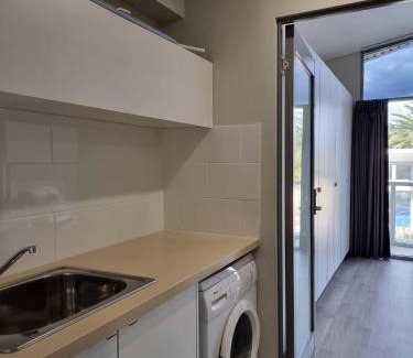 Beckenham Apartment | Waverley apartment D-one bedroom wifi available
