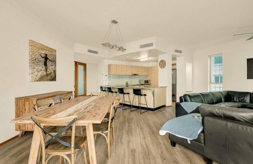 Currumbin Apartment | Waves 203 on Currumbin Beach