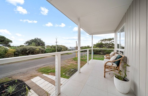 Sellicks Beach House | Waves and Wine at Sellicks Beach