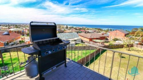 Caves Beach House | Waves at Caves