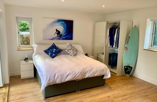 Maenporth Apartment | Waves at The Beach House