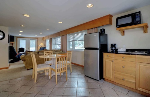 Old Orchard Beach Hotel | Waves Oceanfront Resort