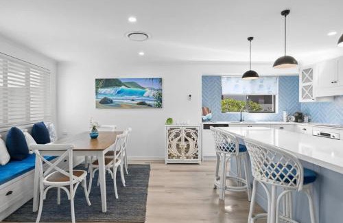 Parrearra House | Waves Retreat - Coastal Style Home near Warana Beach