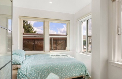 Narrabeen Apartment | Waves, Sand & Surf - Seconds to Beach