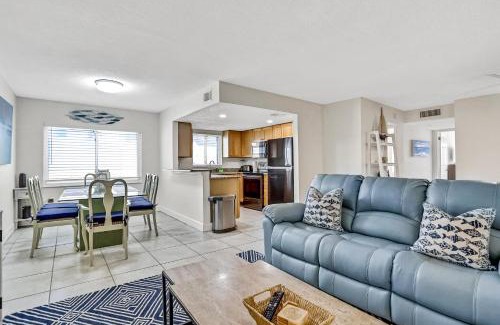 St. Pete Beach Apartment | Waves Unit 2