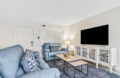 St. Pete Beach Apartment | Waves Unit 2