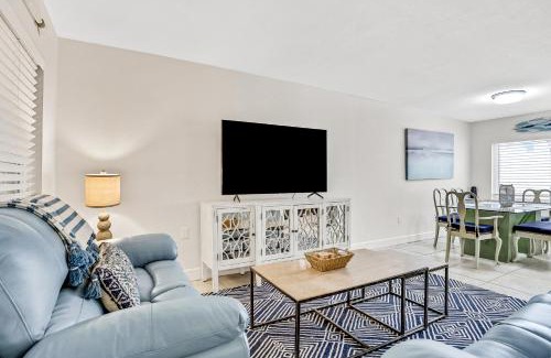 St. Pete Beach Apartment | Waves Unit 2