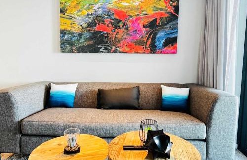 Redhill Apartment | Wavescape Surfers Lookout Stay