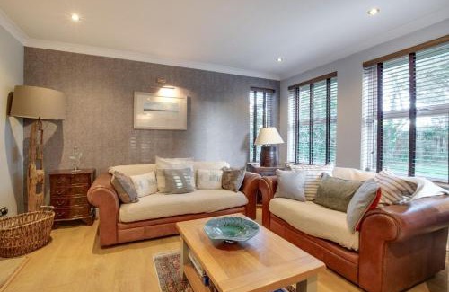 Holme House | Waxwings