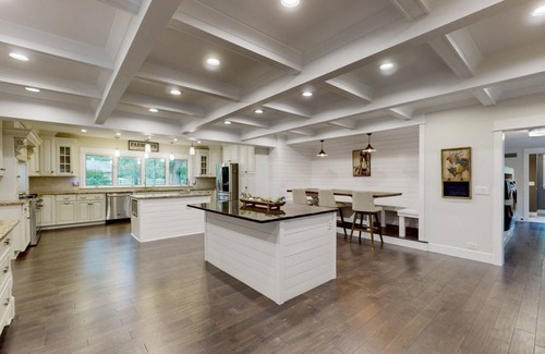 Wayne House | Wayne Woods Estate A Luxury 6 acre Villa
