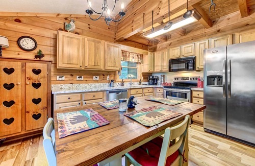 Waynesville Cabin | Waynesville Cabin w/Covered Deck & Fire Pit!