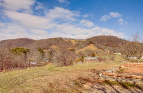 Waynesville Apartment | Waynesville Studio with Fire Pit and Mountain Views!