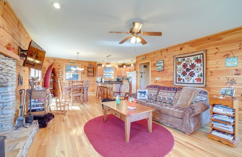 Settlers Ridge Cabin | Waynesville Vacation Rental w/Mountain Views!