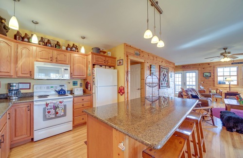 Settlers Ridge Cabin | Waynesville Vacation Rental w/Mountain Views!
