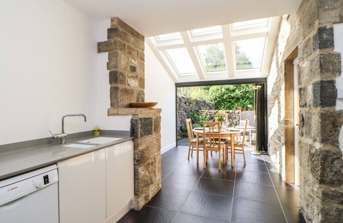 Starbotton Cottage | WAYSIDE COTTAGE, family friendly, with open fire in Starbotton