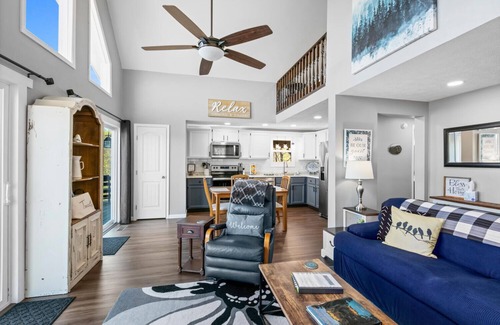 Hendersonville Cabin | We are Open! It's ALL About That View! Hendersonville, Asheville NC, Hot Tub!