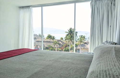 Hornos Hotel | We Hotel Acapulco