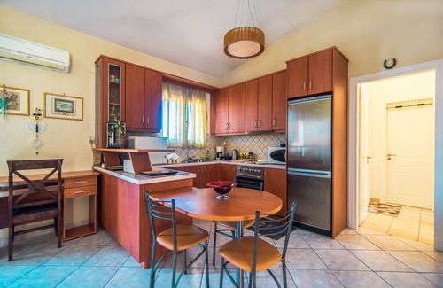 Kastania Apartment | We welcome you to our spacious "ALKINOI" Apartment.