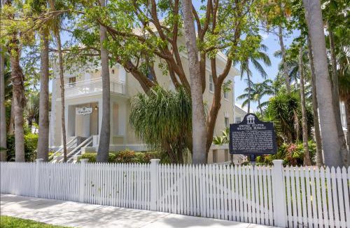 Truman Annex Bed & Breakfast | Weatherstation Inn Circa 1911