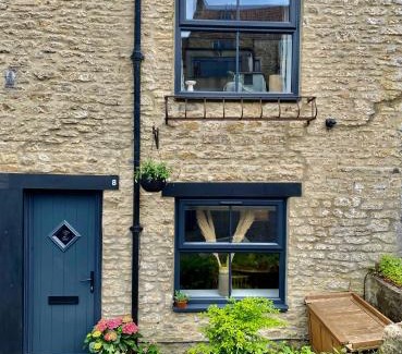 Frome House | Weaver’s Cottage in Central Frome