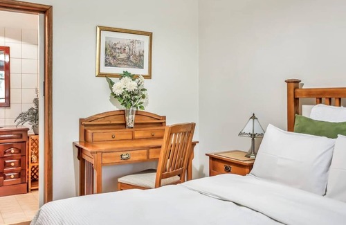 Mount Dandenong House | Weddings. Events. Art & Healing Retreats. 7 Acre Rain Forest Paradise.