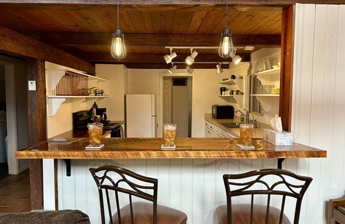 Guys Mills Cabin | Weekend Getaway, Family vacation comfort cabin
