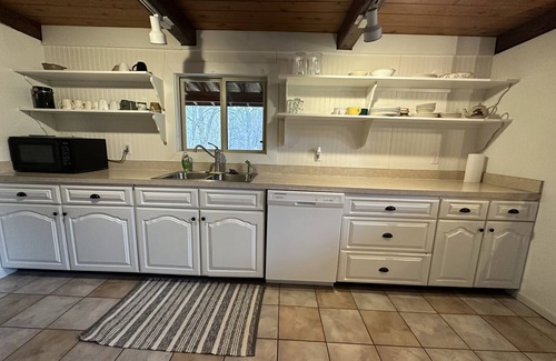 Guys Mills Cabin | Weekend Getaway, Family vacation comfort cabin