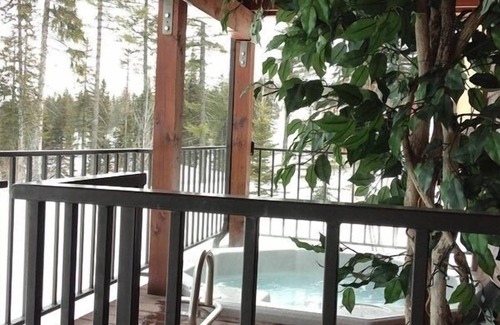 Whitefish House | Weekly Discounts! Whitefish Mountain Ski Resort ski in ski out, Luxury Townhouse